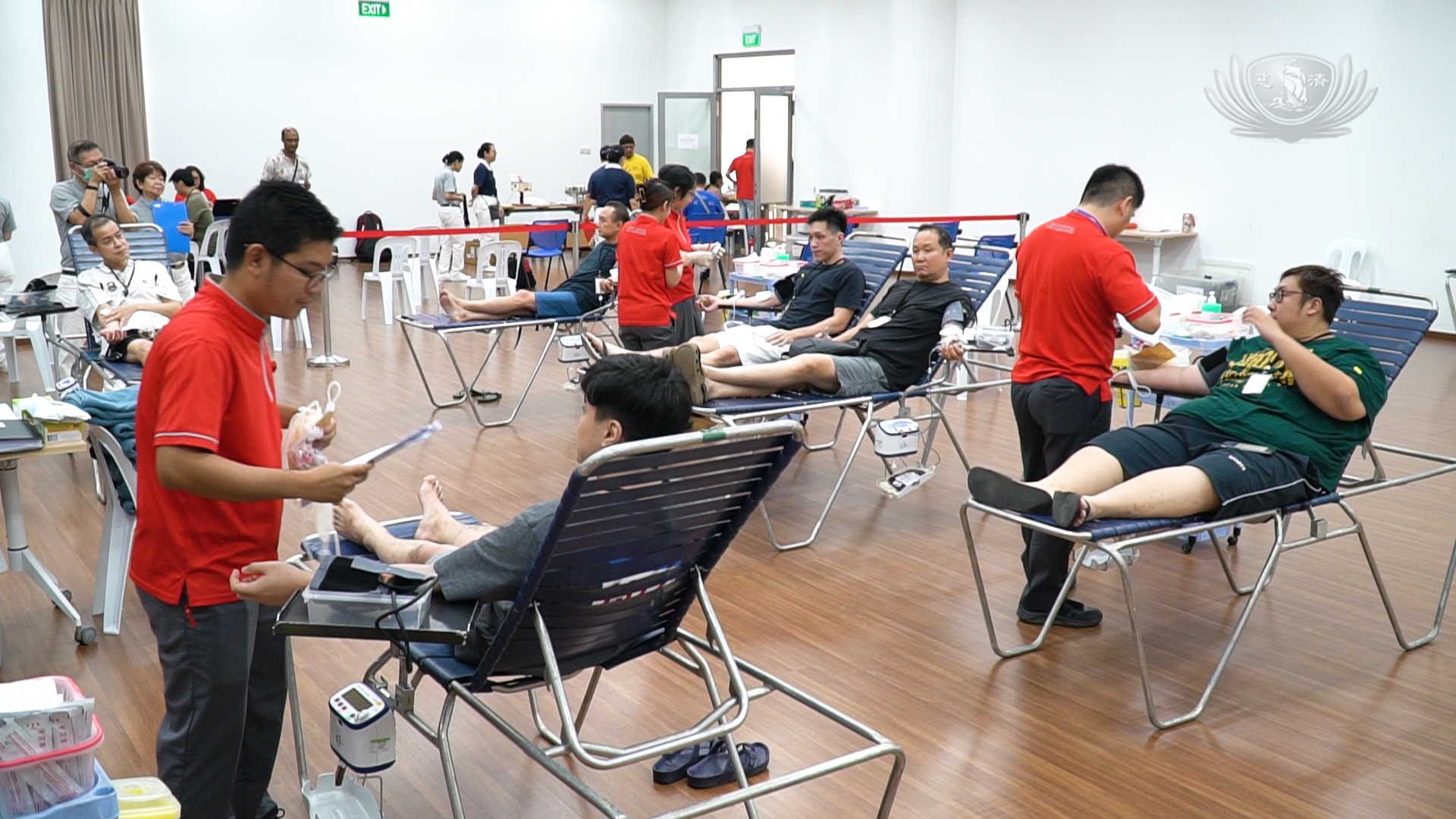 The public is still donating blood amid coronavirus pandemic